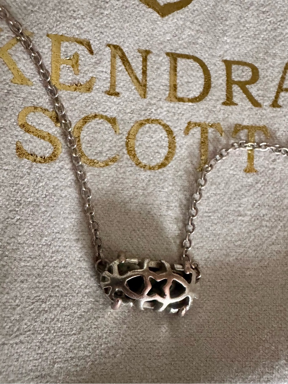 Kendra Scott Silver Filigree Pendant Necklace - Picture 2 of 5